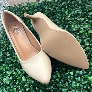 Nude heels size 10 (for work/ Conference/ spring and summer ) super comfortable
